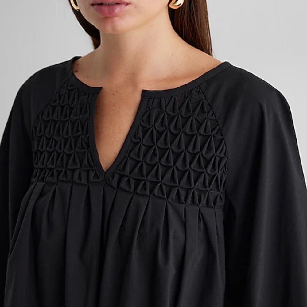 Express Poplin Textured Pleated V-Neck Balloon Sleeve Top